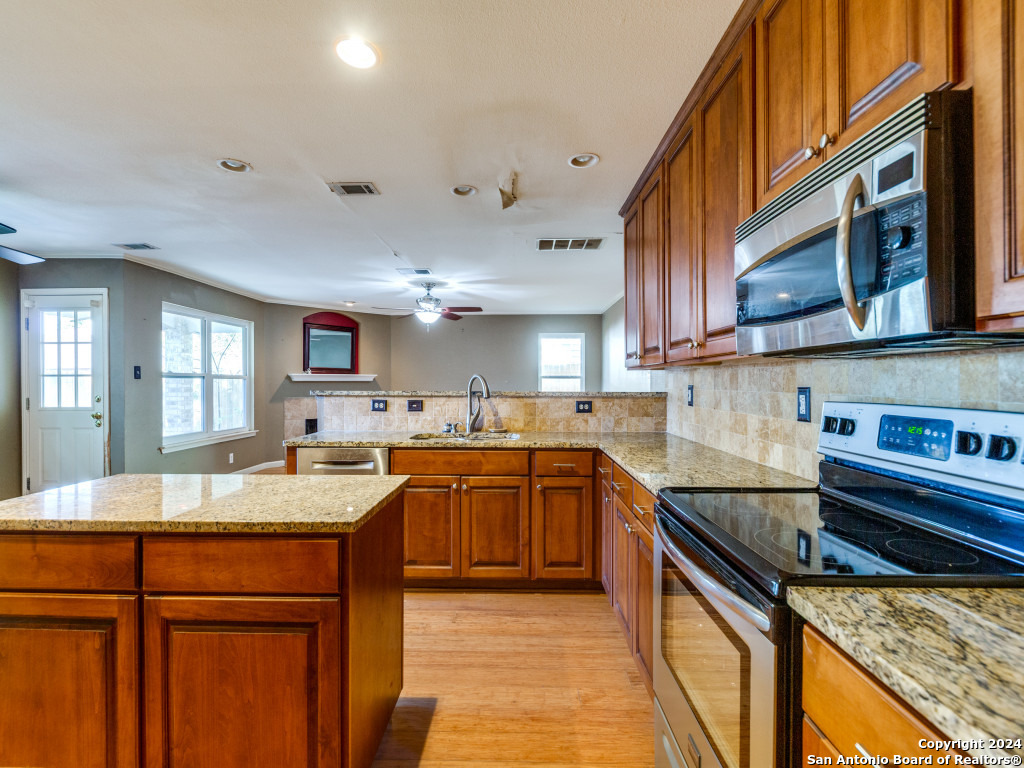 3505 HAMILTON PL