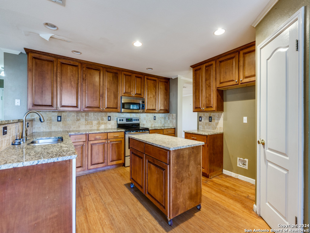 3505 HAMILTON PL