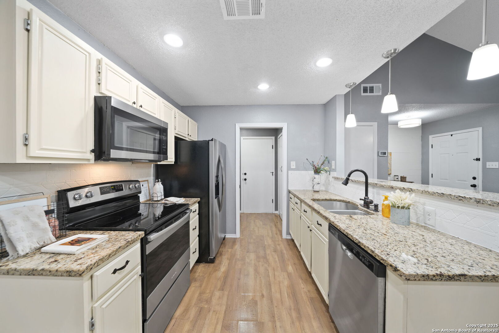 13155 Brook Garden