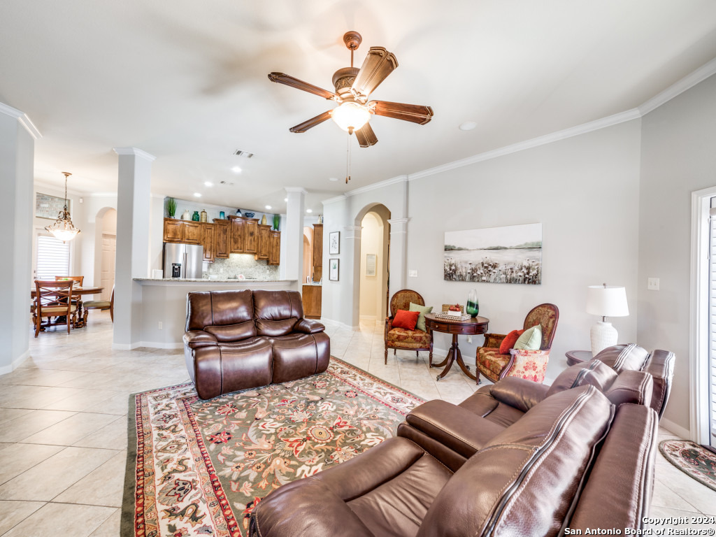 13919 FRENCH OAKS