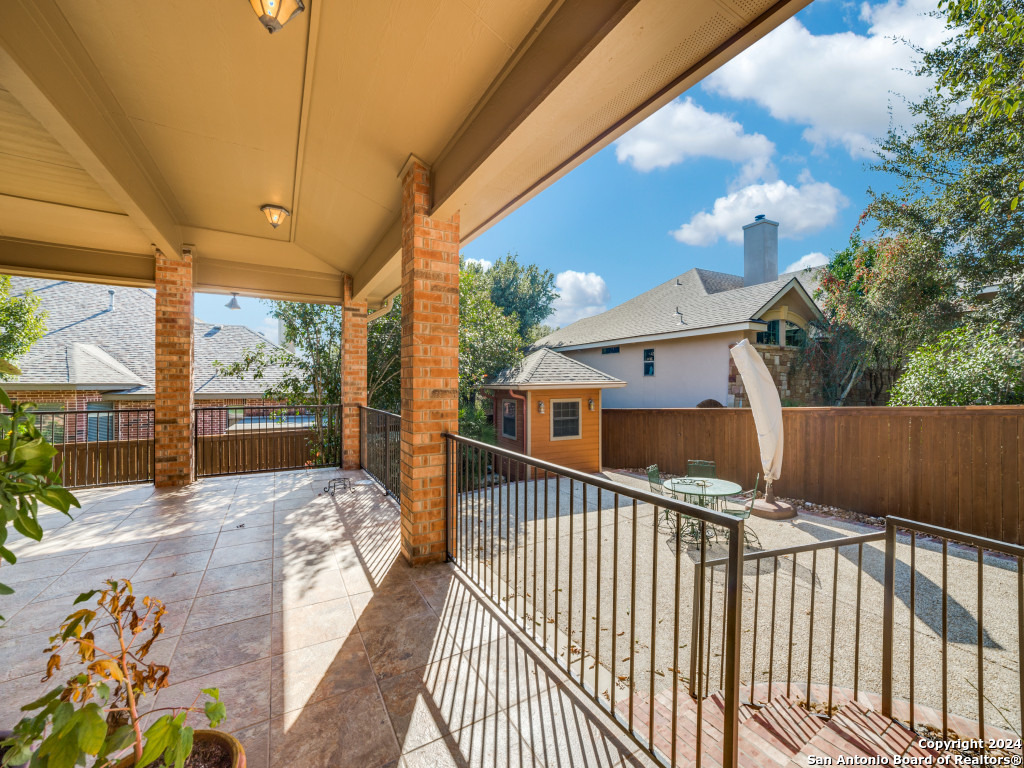 13919 FRENCH OAKS