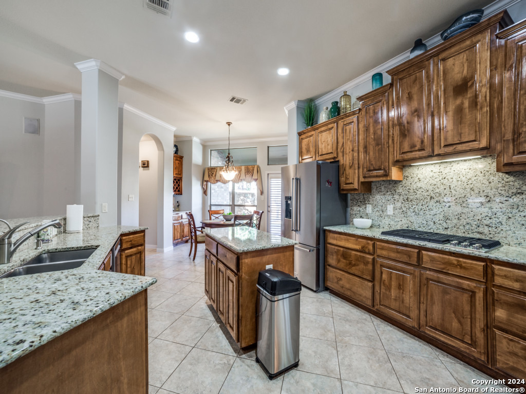 13919 FRENCH OAKS