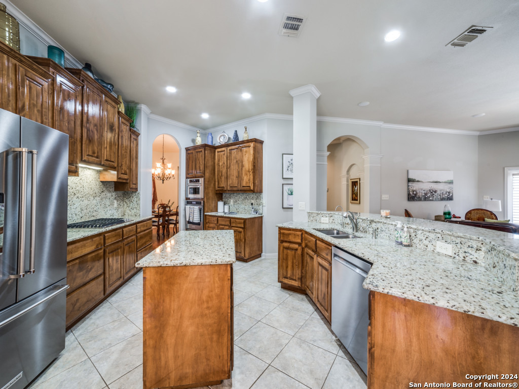 13919 FRENCH OAKS