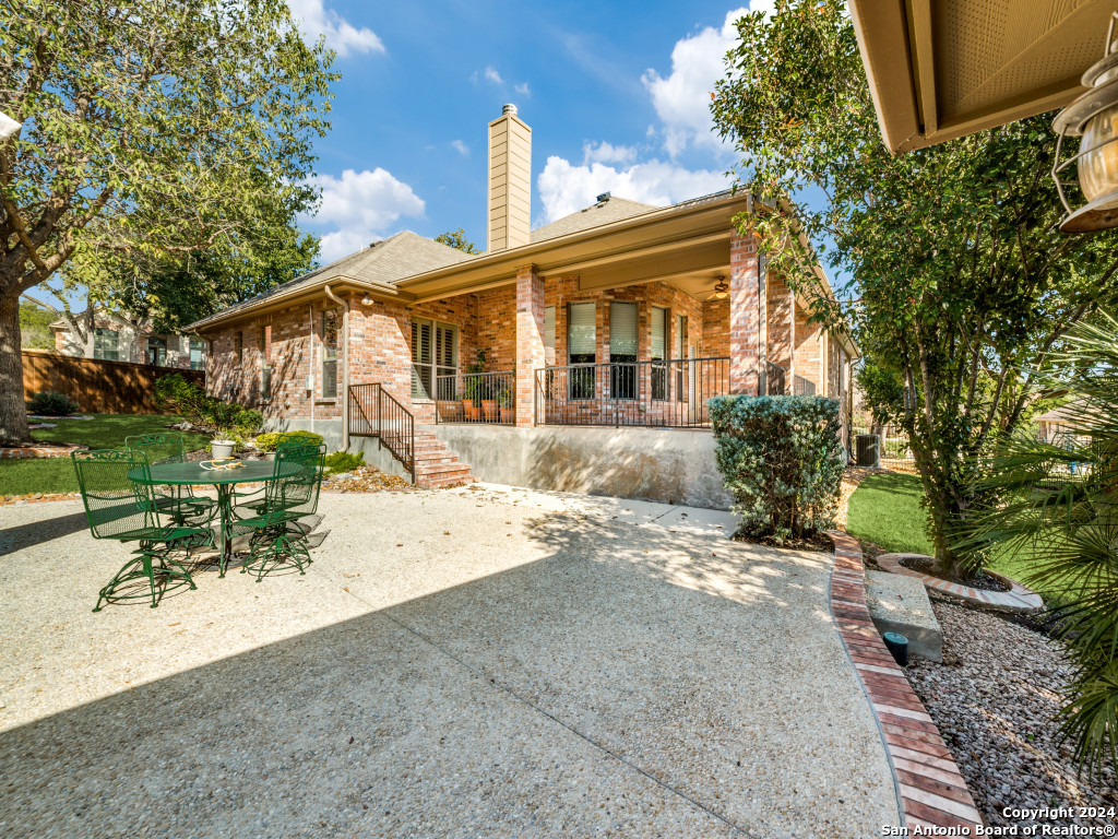 13919 FRENCH OAKS