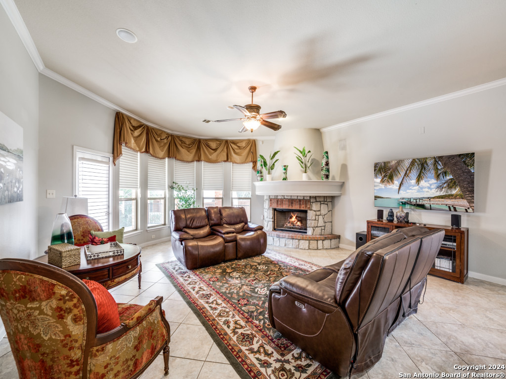 13919 FRENCH OAKS