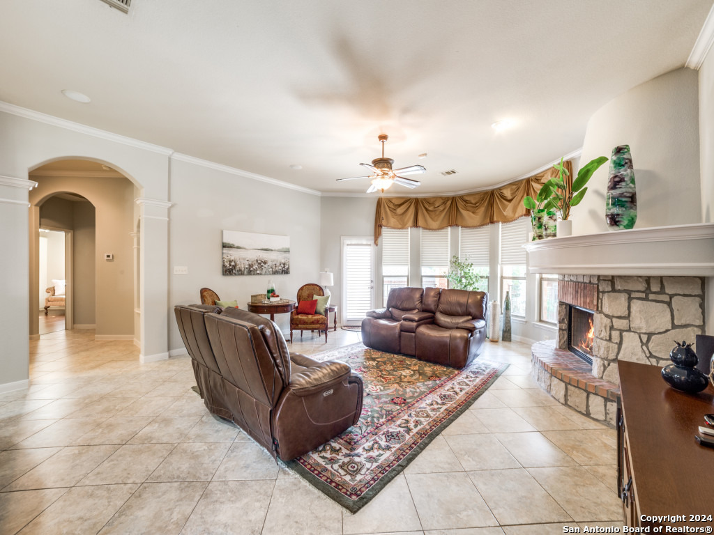 13919 FRENCH OAKS