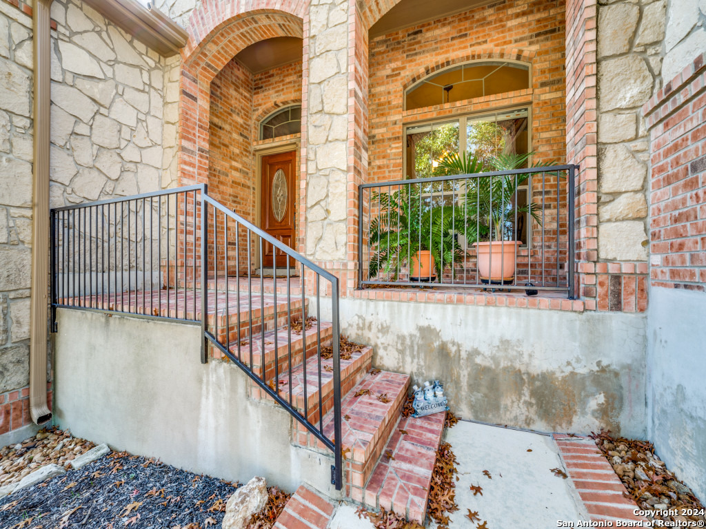 13919 FRENCH OAKS