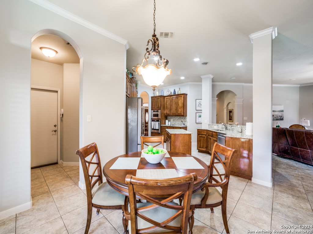 13919 FRENCH OAKS