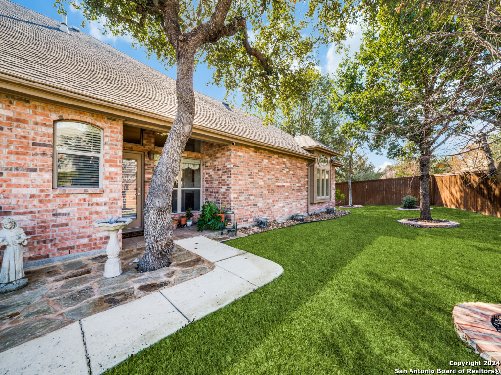 13919 FRENCH OAKS