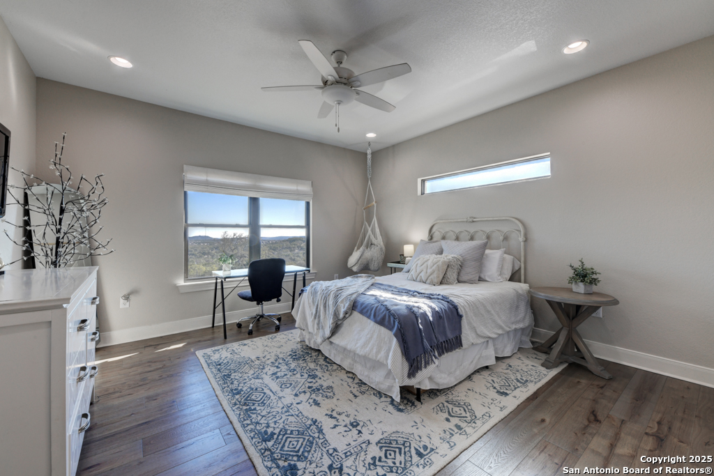 7740 Rocking Horse Ln