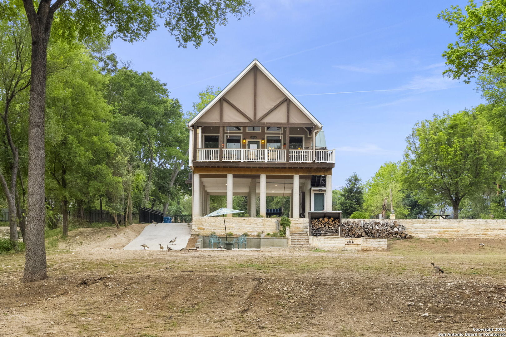 3615 RIVERSIDE DR