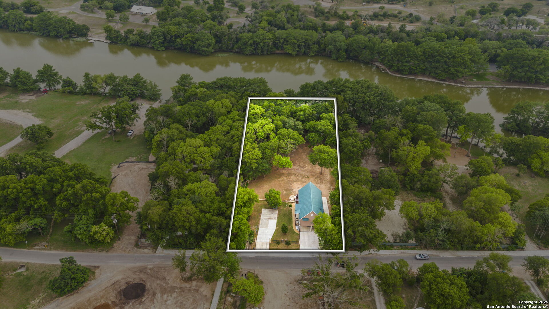 3615 RIVERSIDE DR