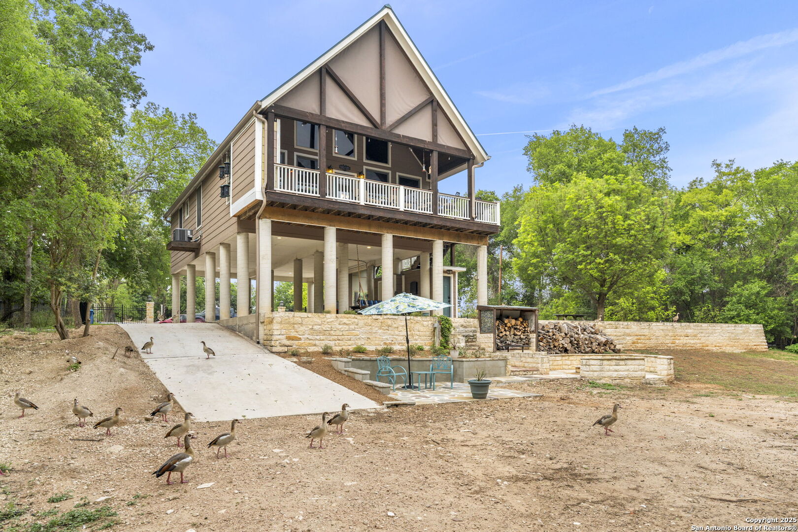 3615 RIVERSIDE DR