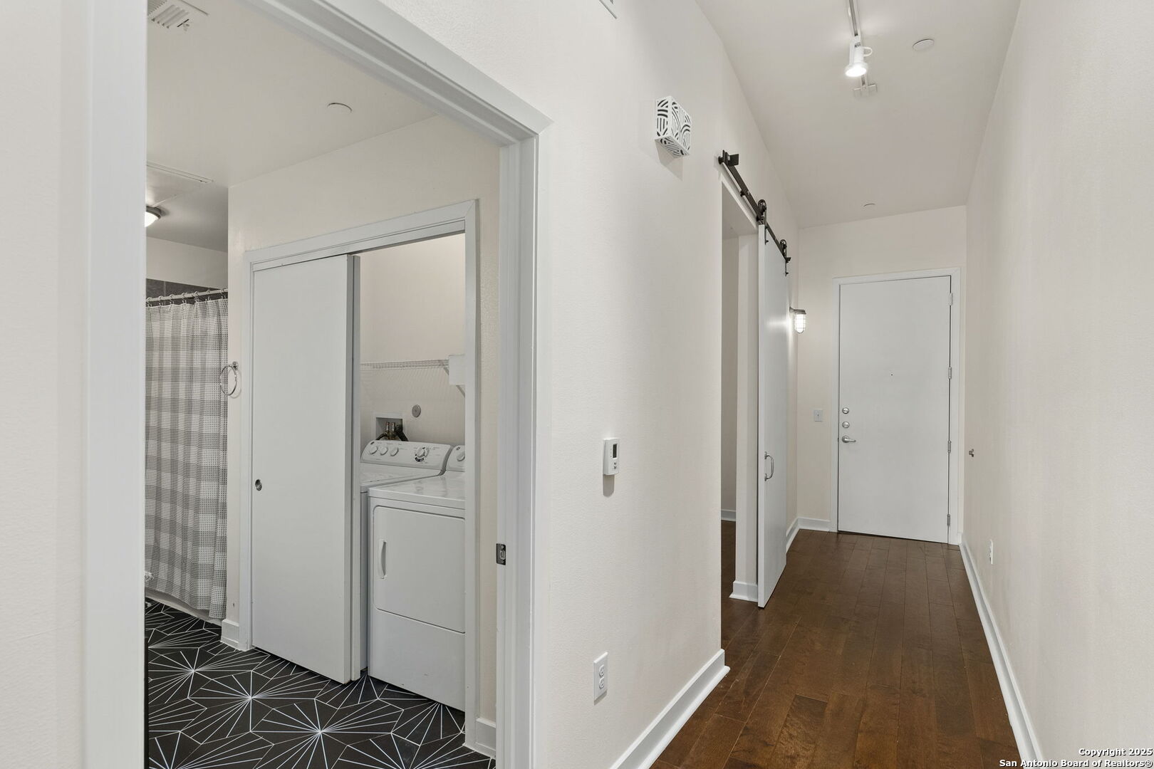1401 S FLORES ST 309