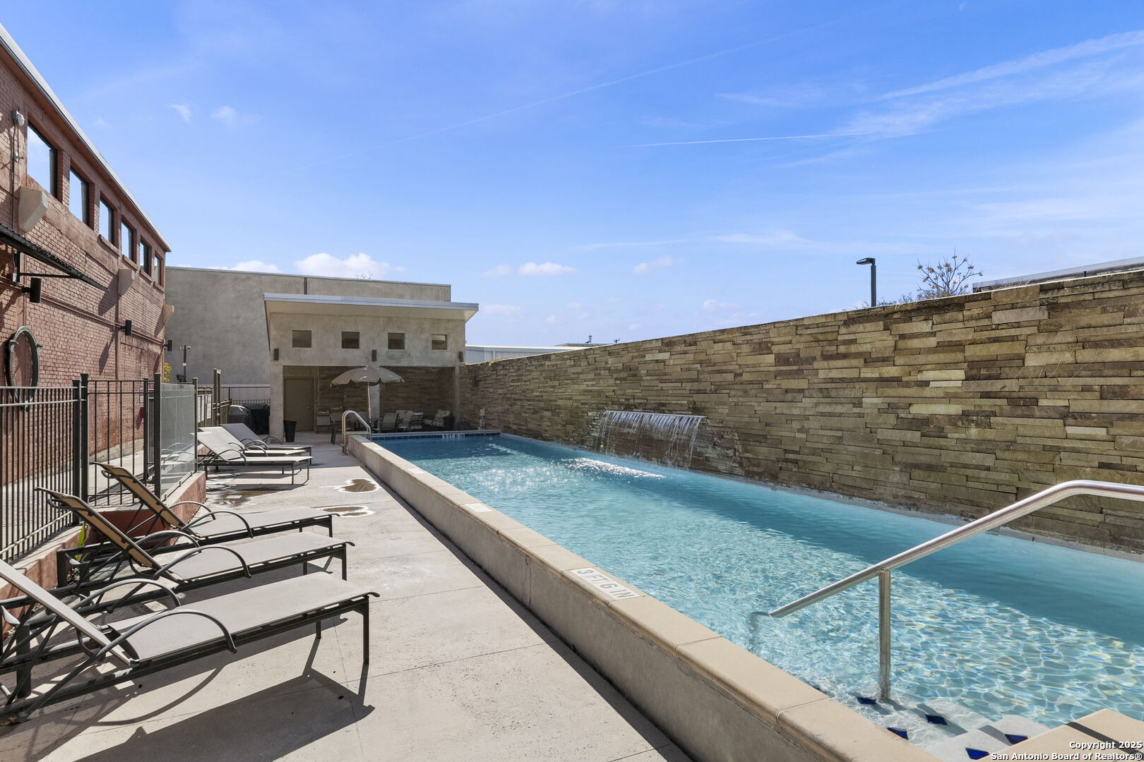 1401 S FLORES ST 309