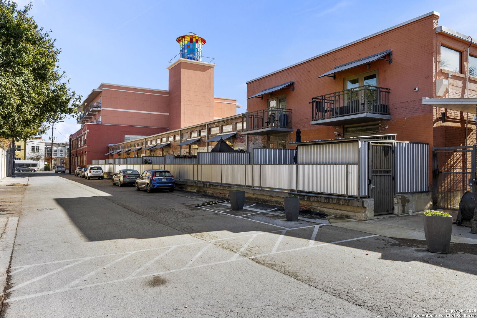 1401 S FLORES ST 309