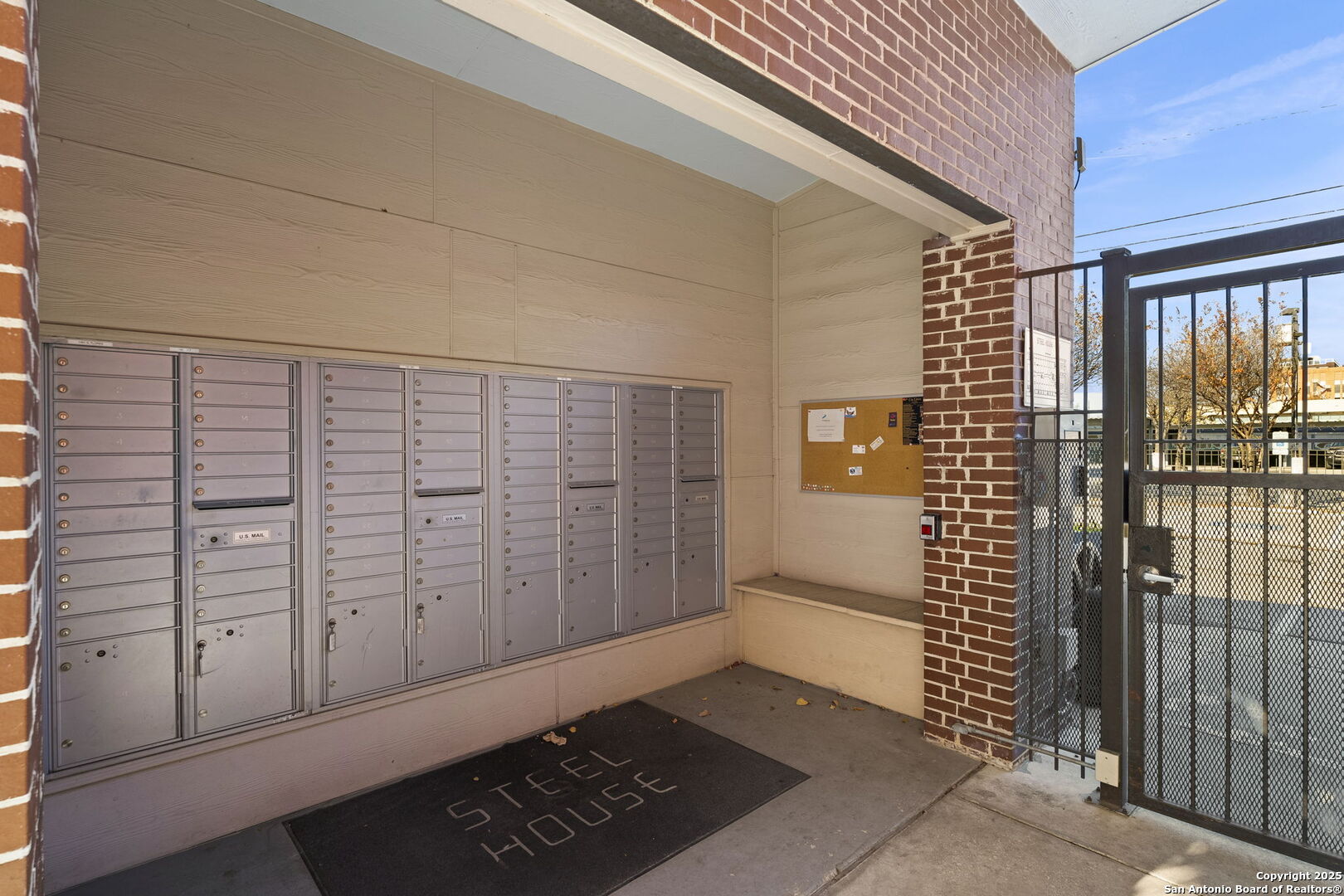 1401 S FLORES ST 309