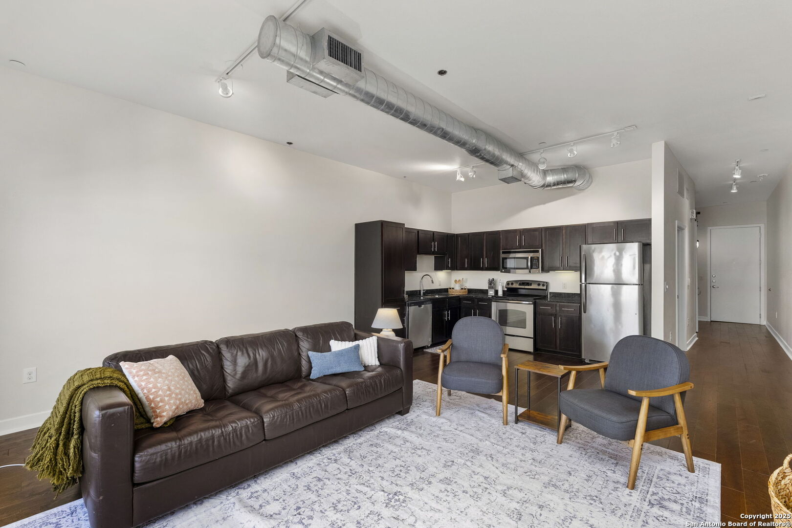 1401 S FLORES ST 309