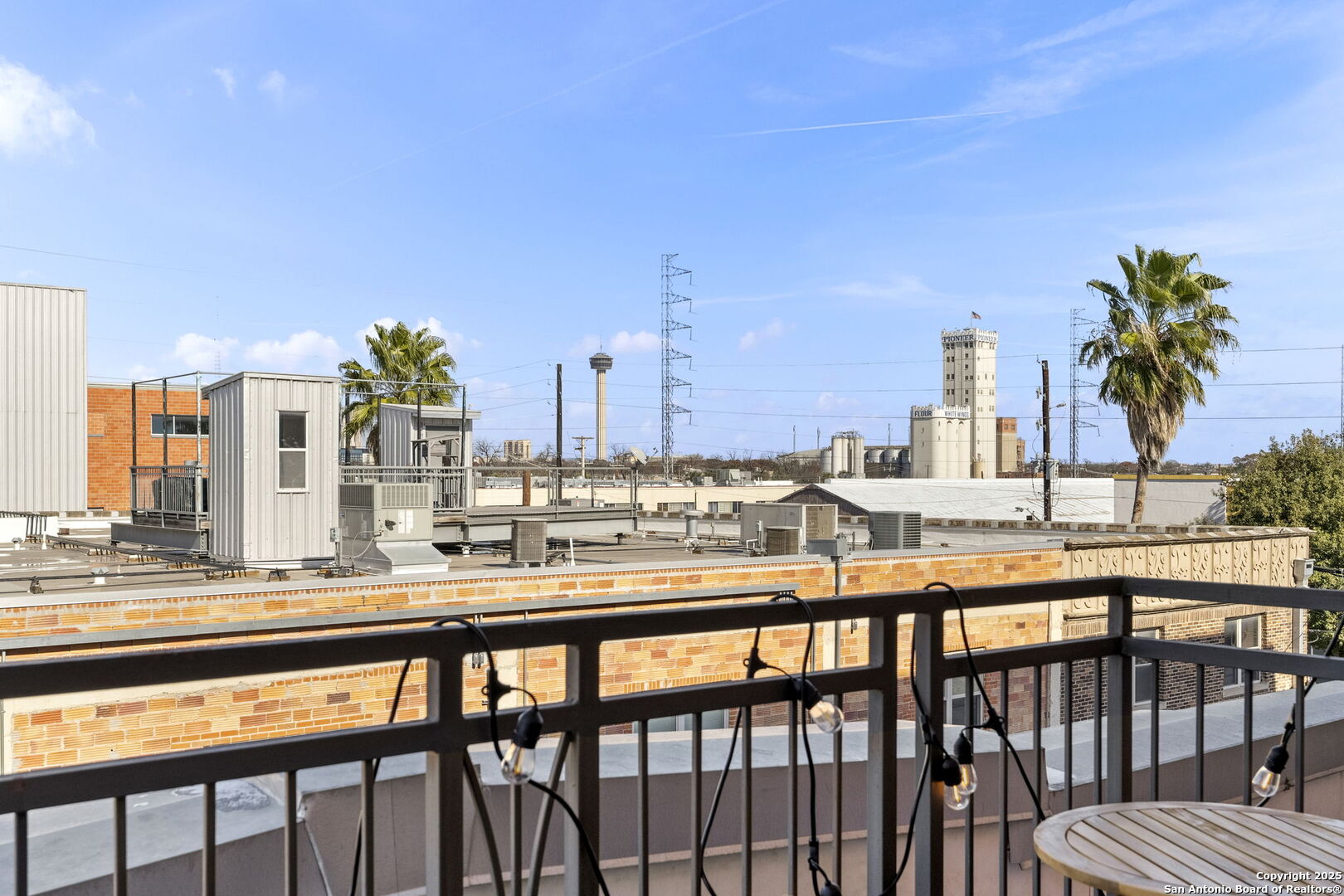 1401 S FLORES ST 309