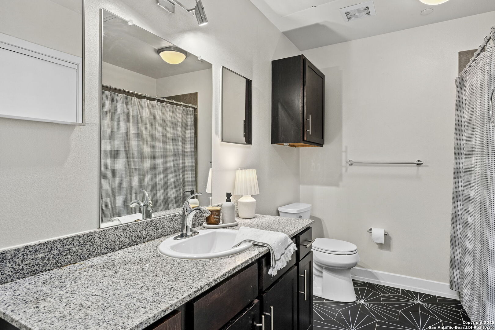 1401 S FLORES ST 309