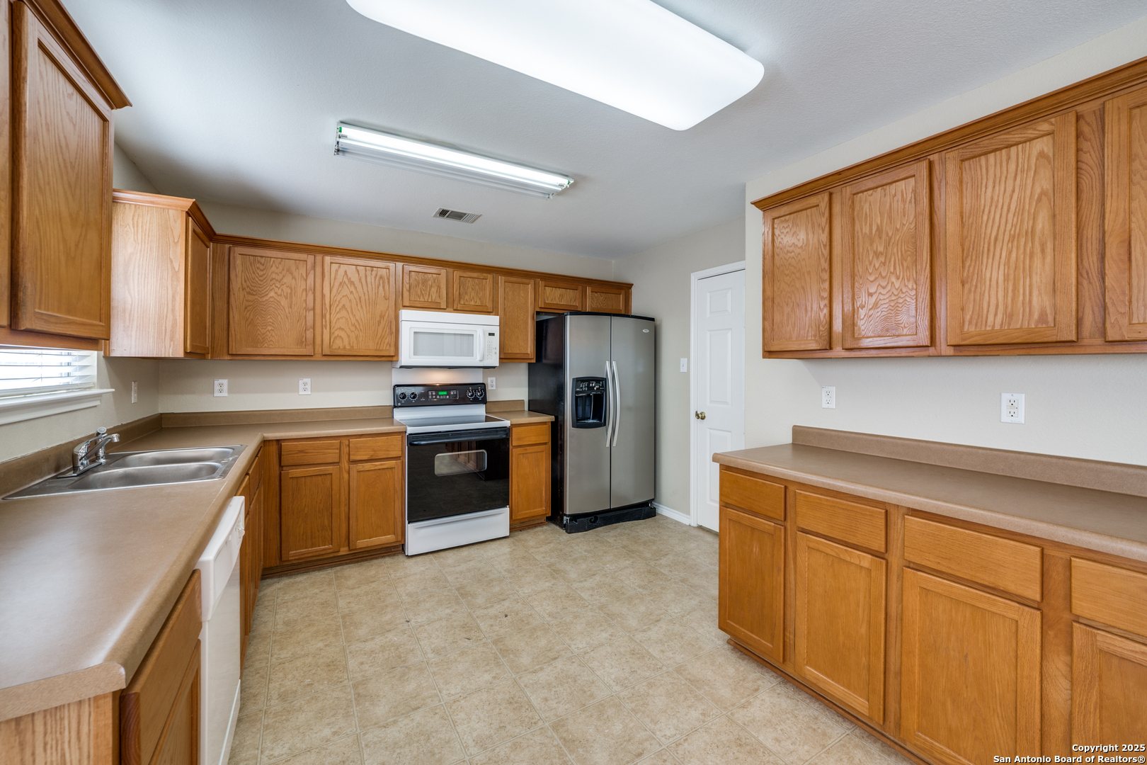 10010 CASPIAN LEDGE