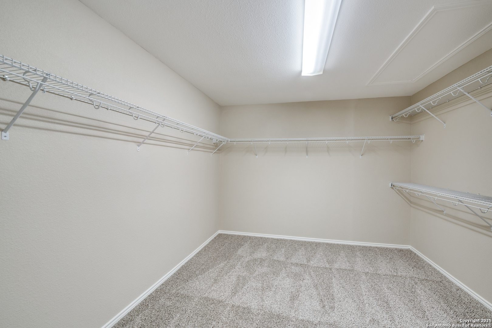 10010 CASPIAN LEDGE