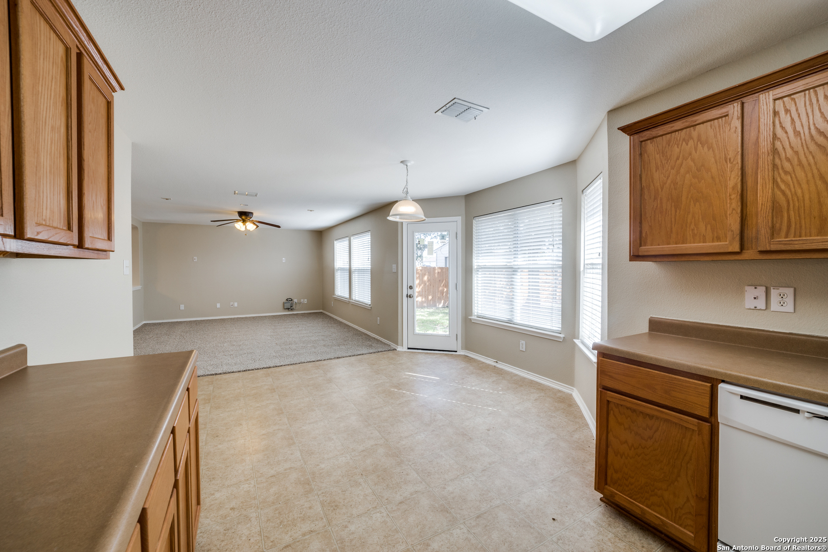 10010 CASPIAN LEDGE
