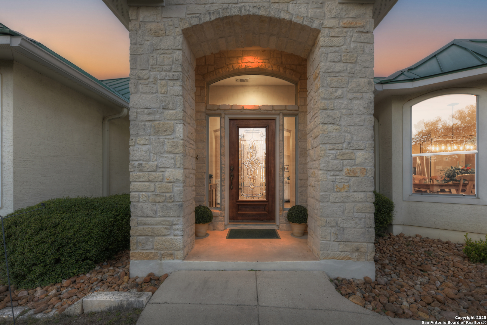 176 ARABIAN WAY