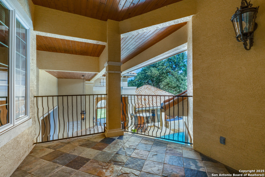 10206 oak forest