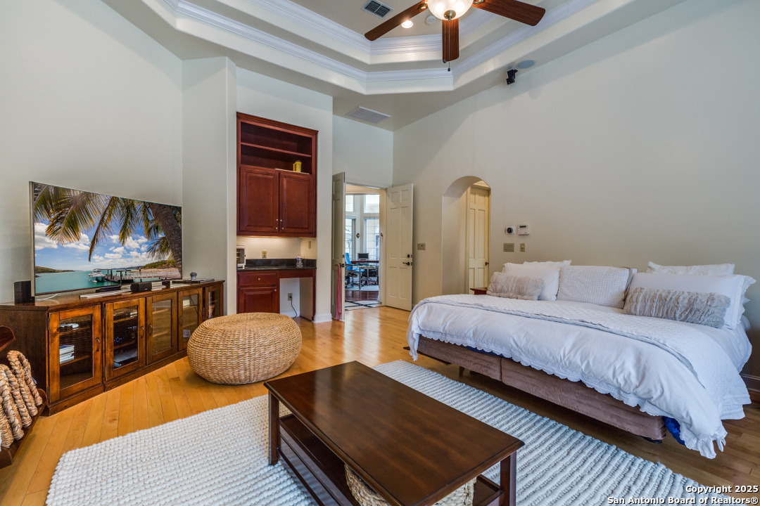10206 oak forest