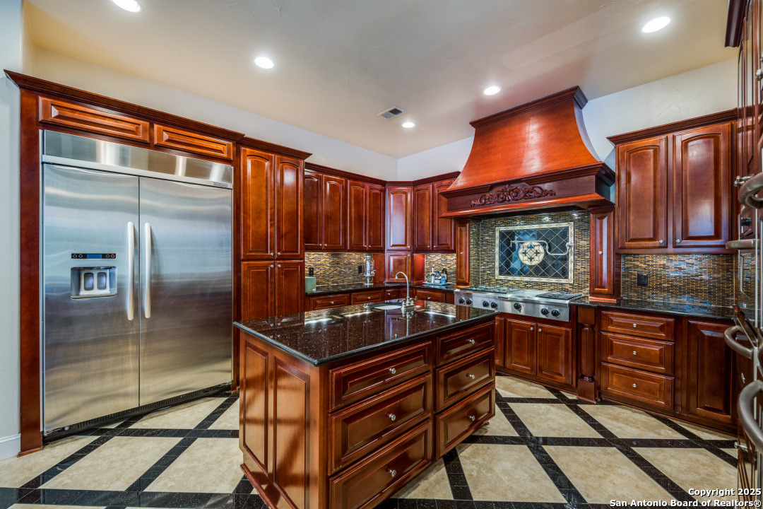 10206 oak forest