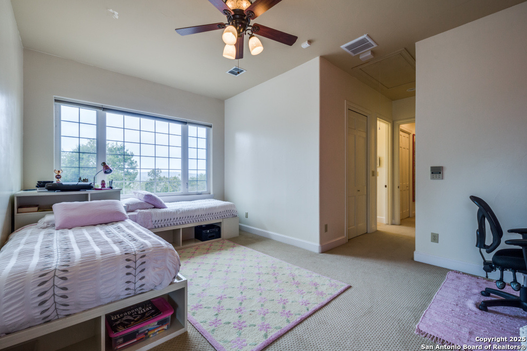 10206 oak forest