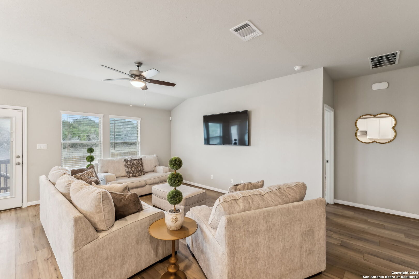 320 Shelton Pass