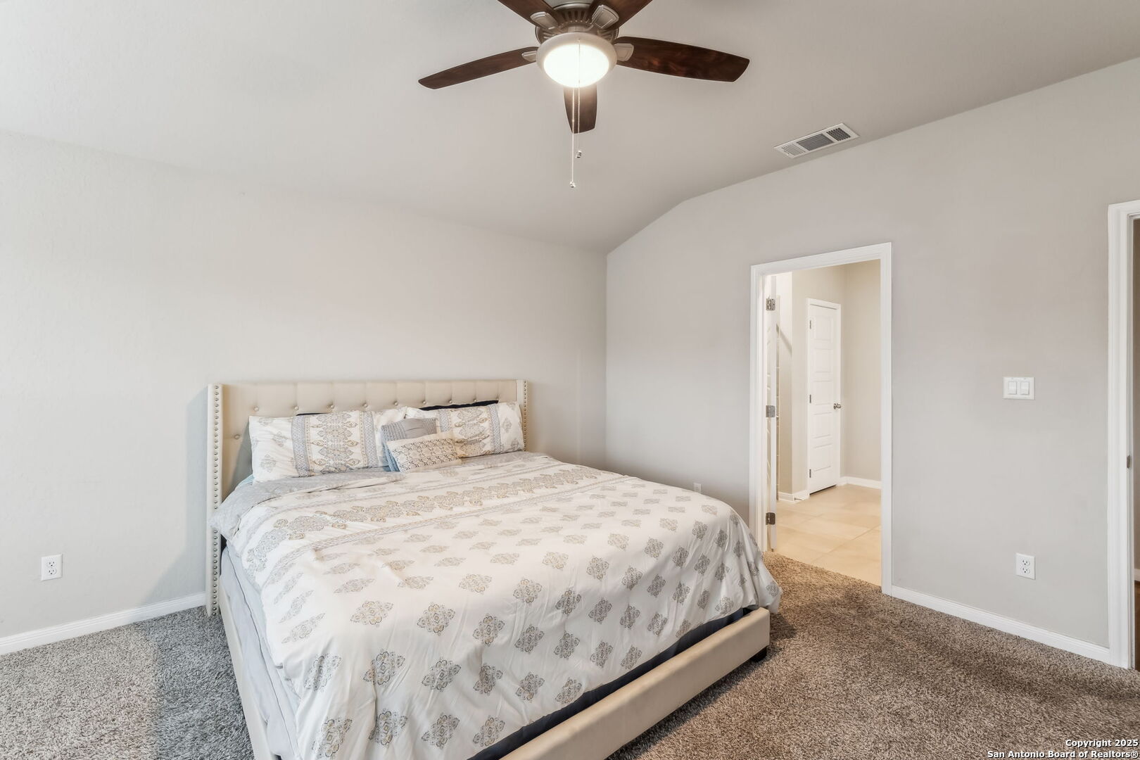 320 Shelton Pass