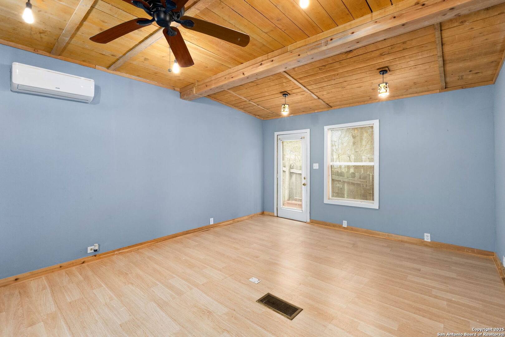 1413 Alamo Beach