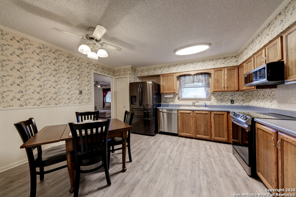 524 MARILYN DR