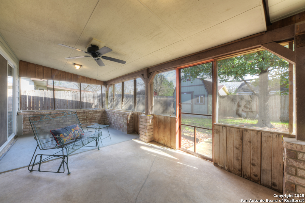 524 MARILYN DR