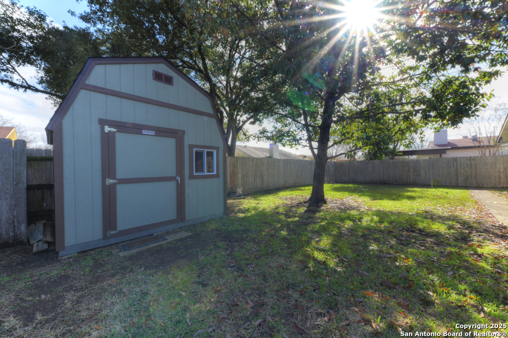 524 MARILYN DR