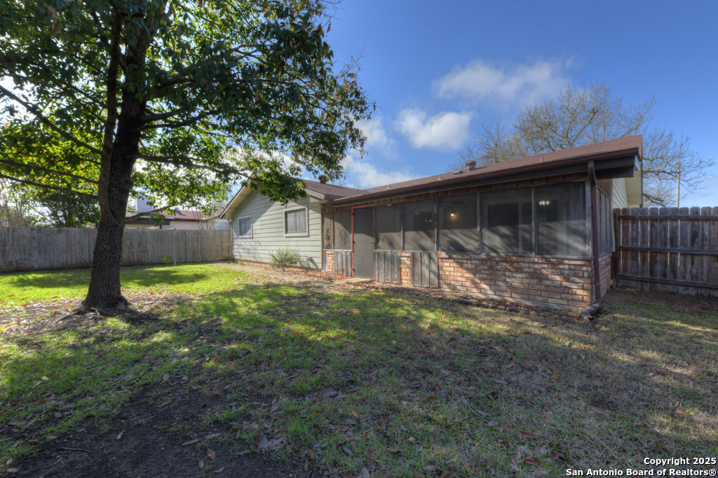 524 MARILYN DR