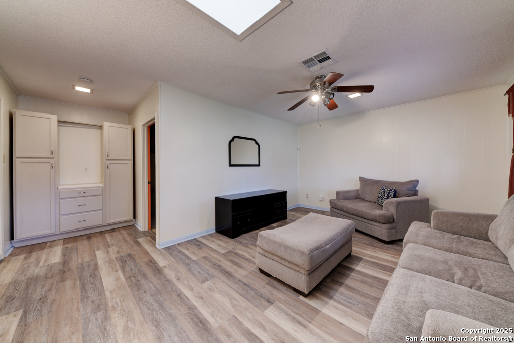 524 MARILYN DR