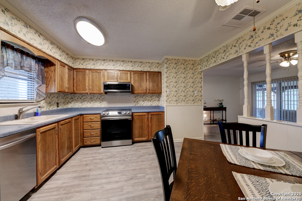 524 MARILYN DR