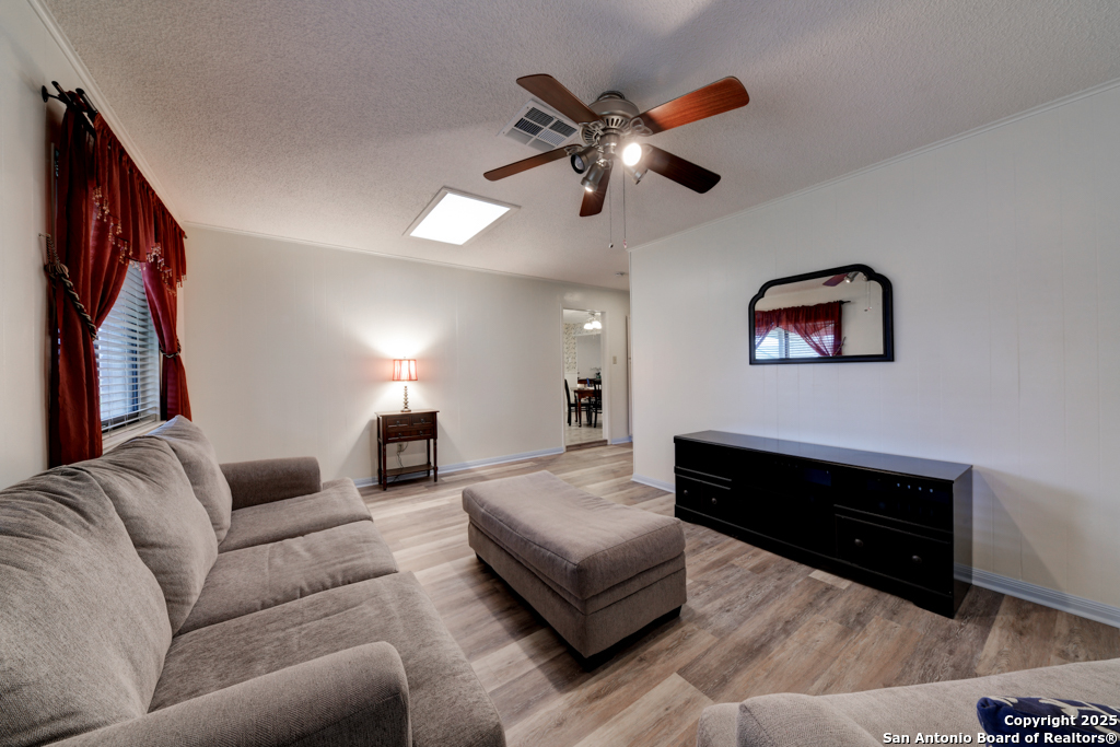 524 MARILYN DR