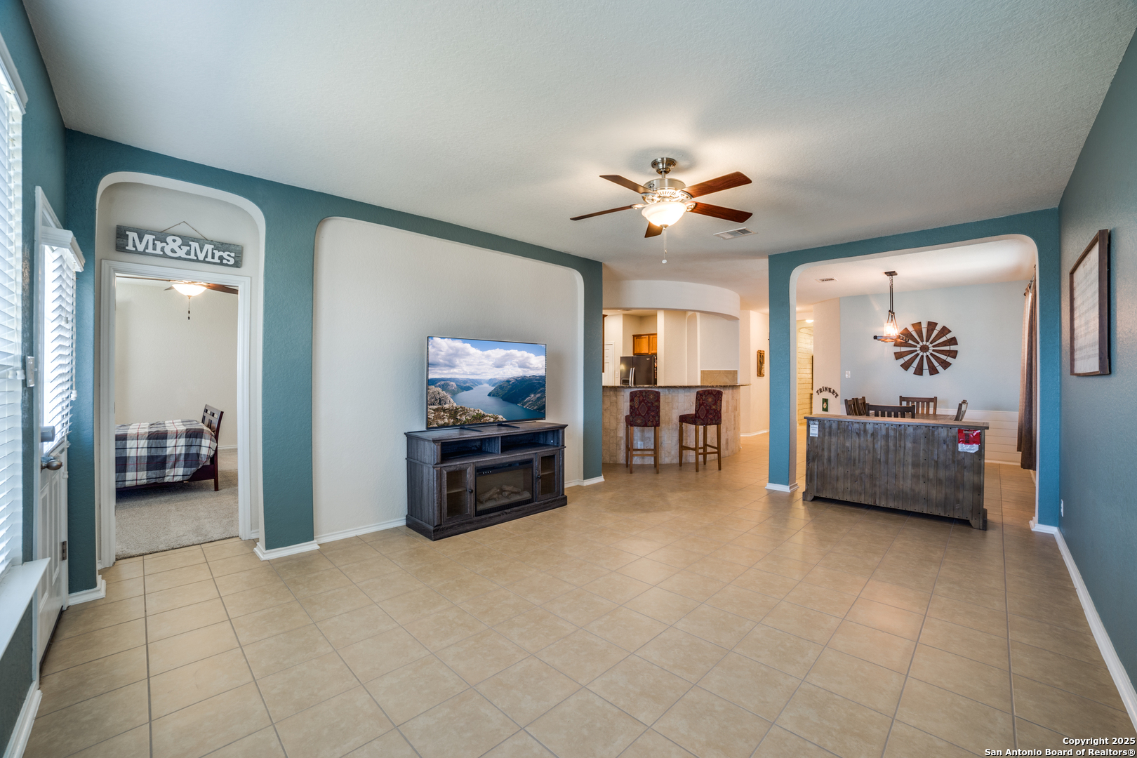 9050 HERMAN HOLLOW