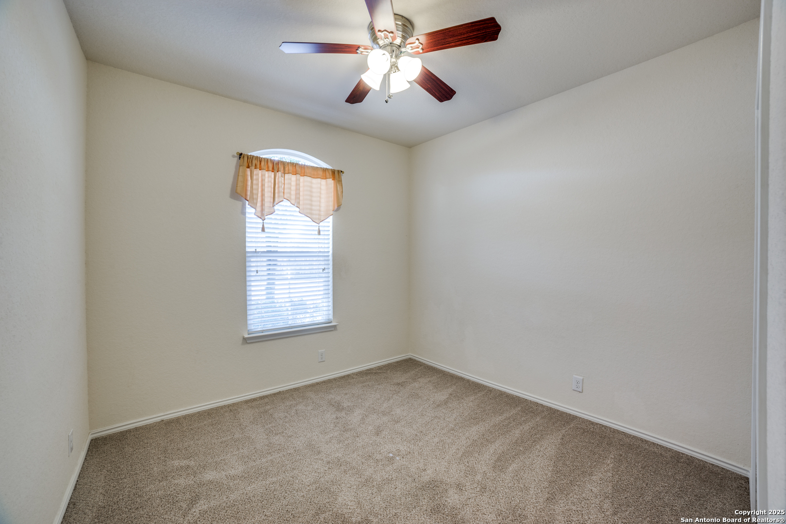 9050 HERMAN HOLLOW