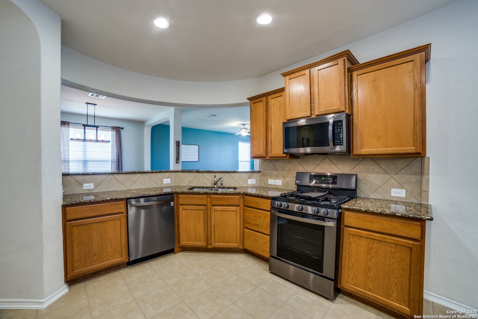 9050 HERMAN HOLLOW