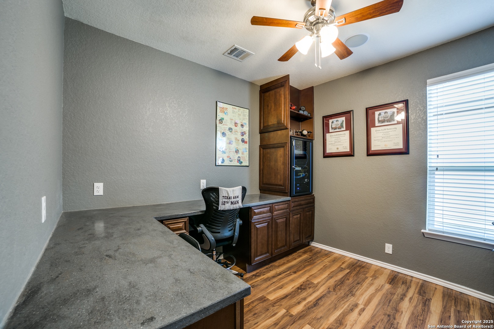 9050 HERMAN HOLLOW