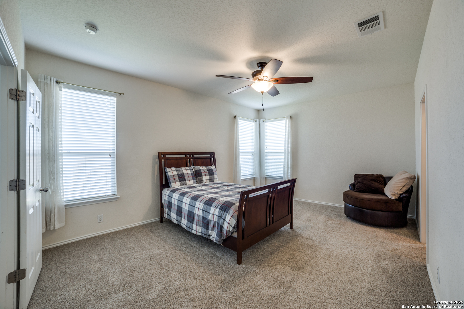 9050 HERMAN HOLLOW