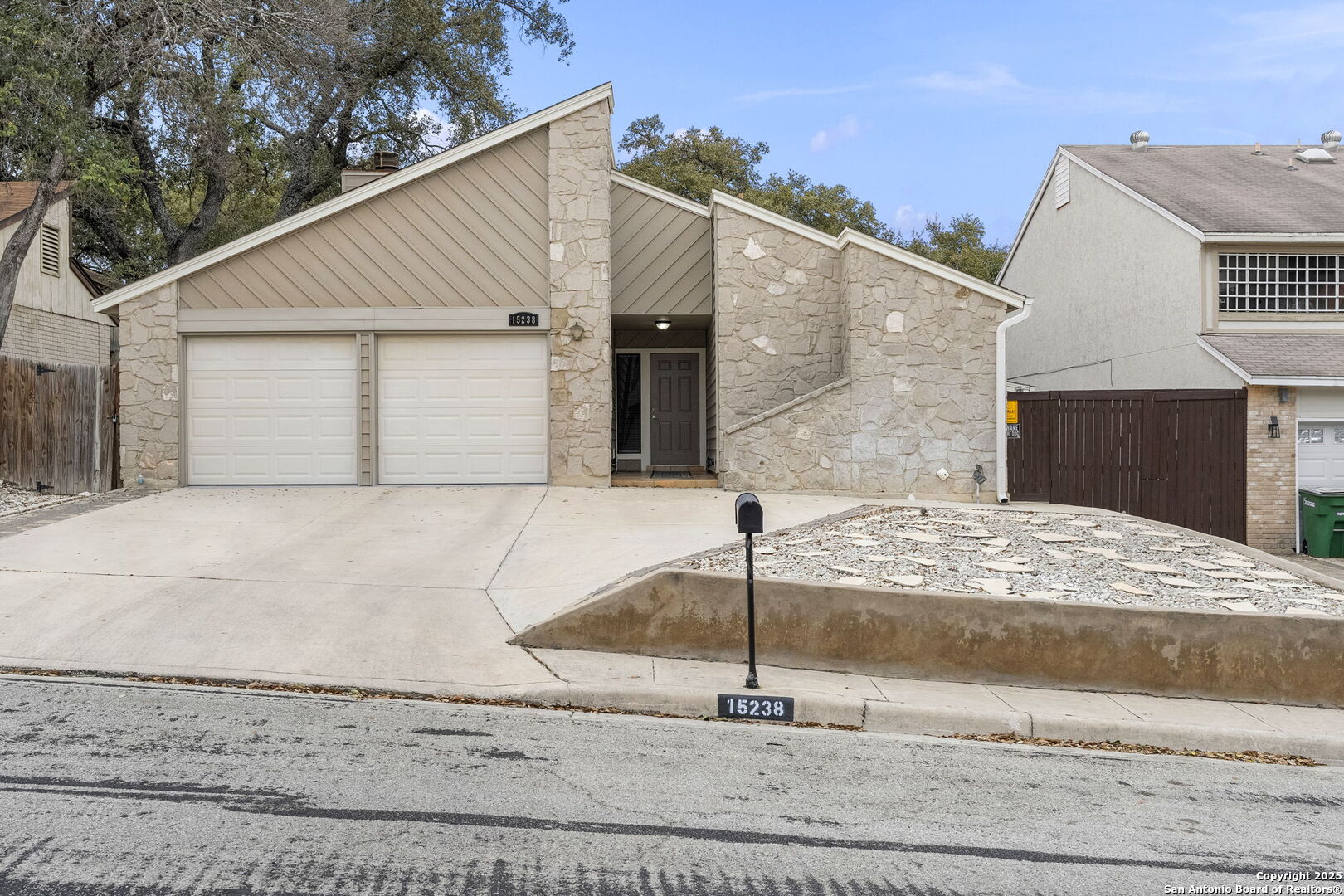 15238 Moss Way