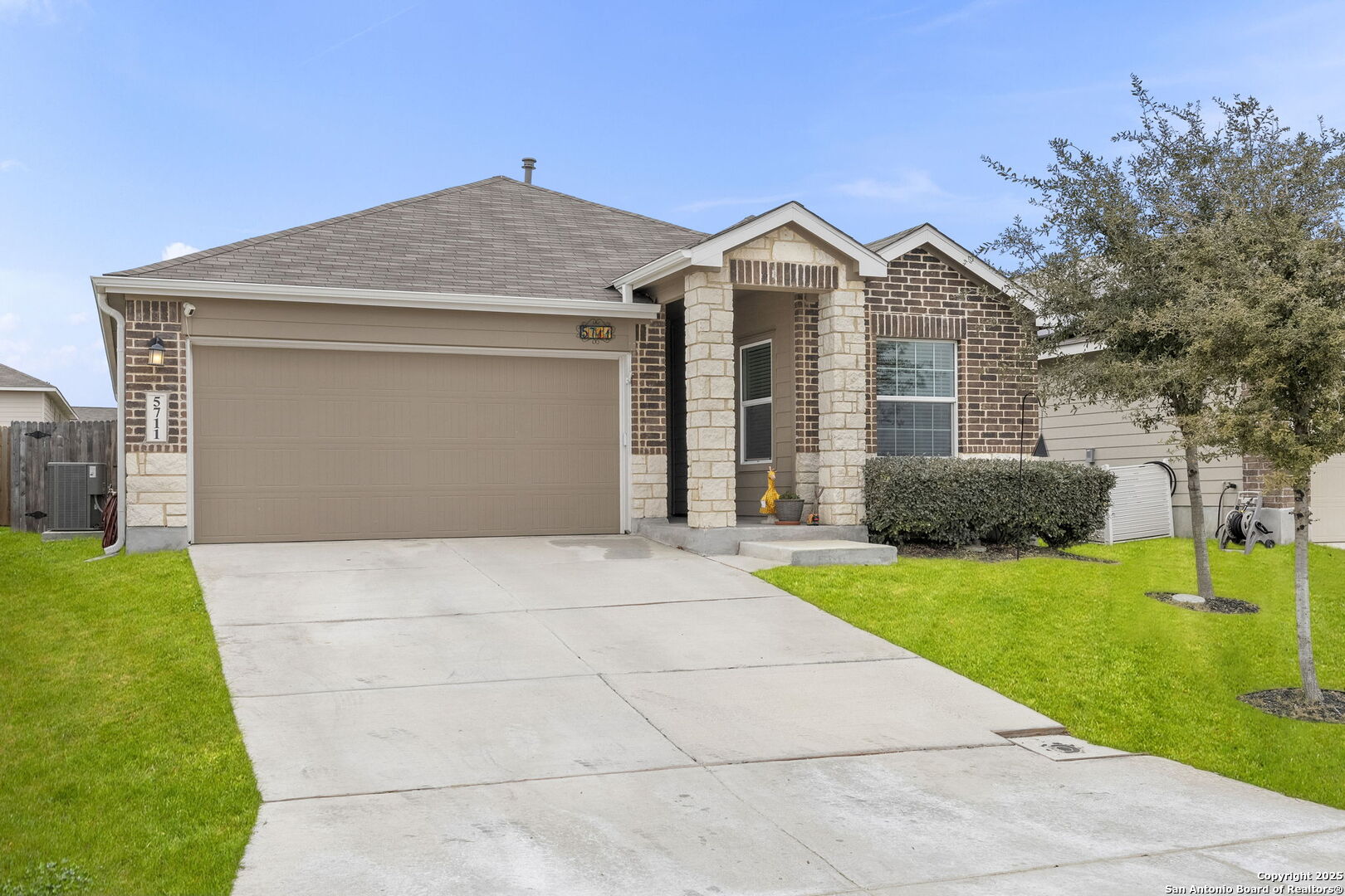 5711 Cicada Circle