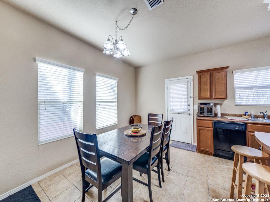 9702 Nueces Canyon